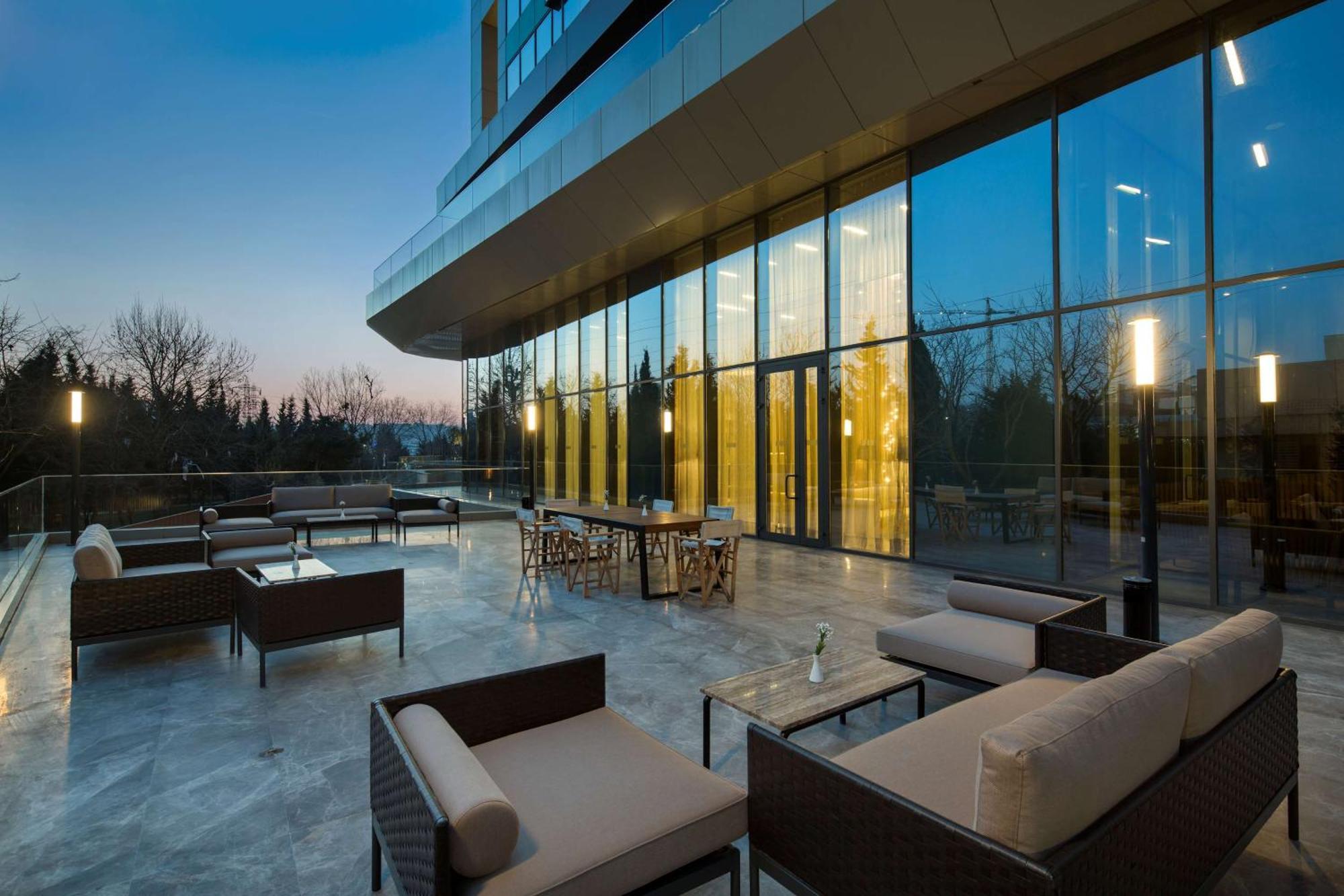 Hilton Garden Inn Istanbul Atatuerk Airport Istambul Exterior foto