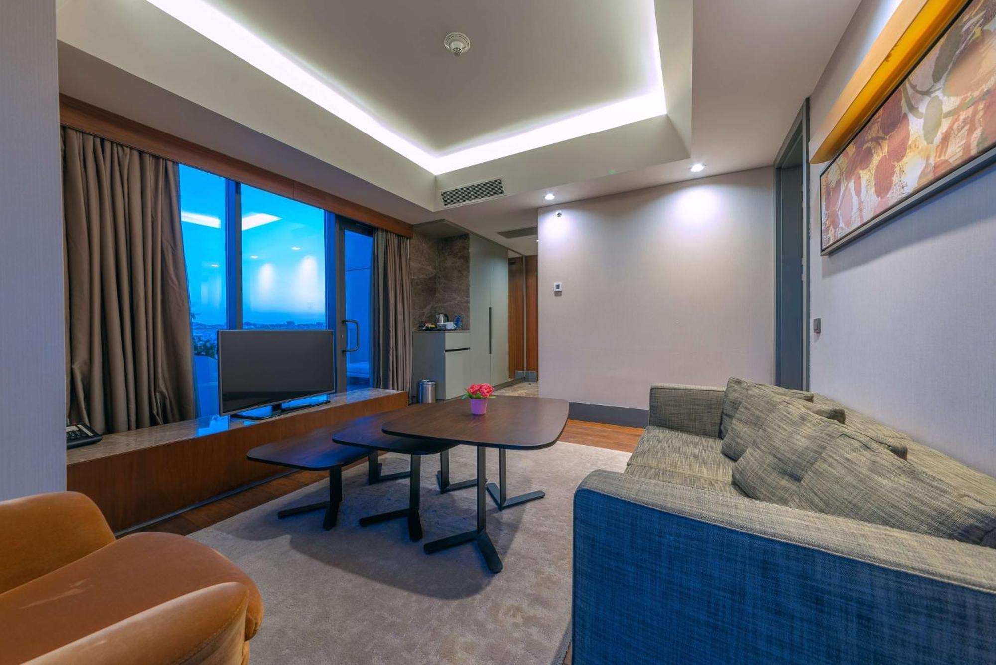 Hilton Garden Inn Istanbul Atatuerk Airport Istambul Exterior foto